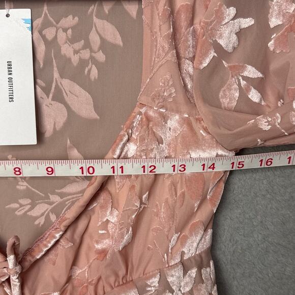 Kimchi Blue Stevie Burnout Velvet Flyaway Tie-Front Top Rose Fairy Boho Cottage - Picture 5 of 9